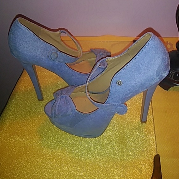 Ladies Shoes (heels) - Picture 4 of 4